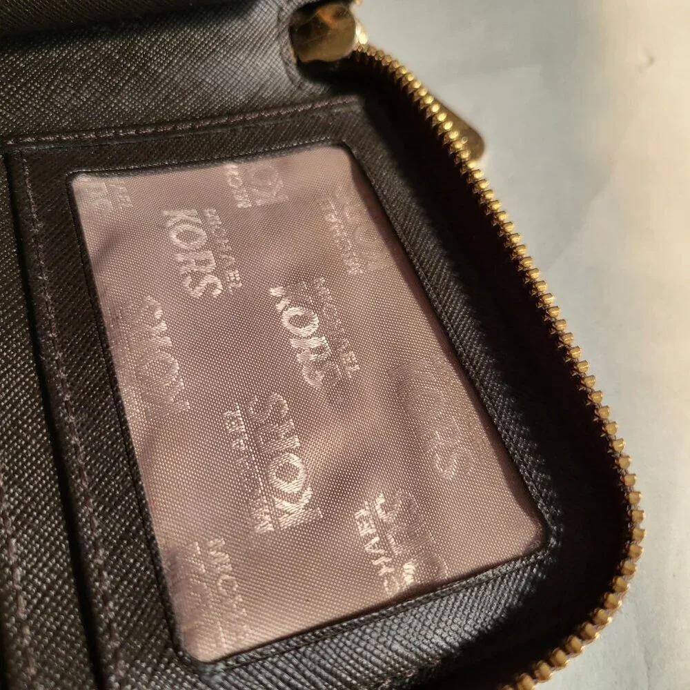MICHAEL KORS JET SET WALLET CLUTCH CLASSIC STYLE